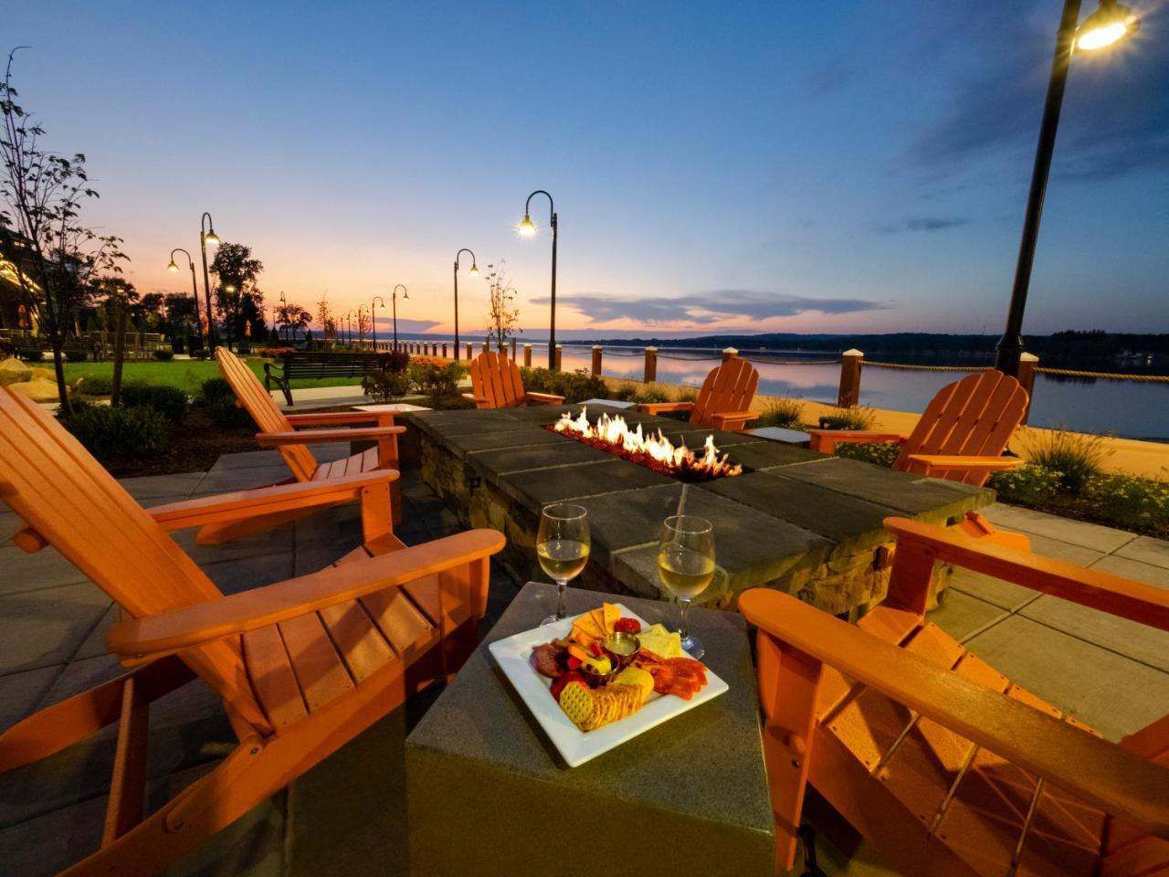 Chautauqua Harbor Hotel - Jamestown Celoron 外观 照片