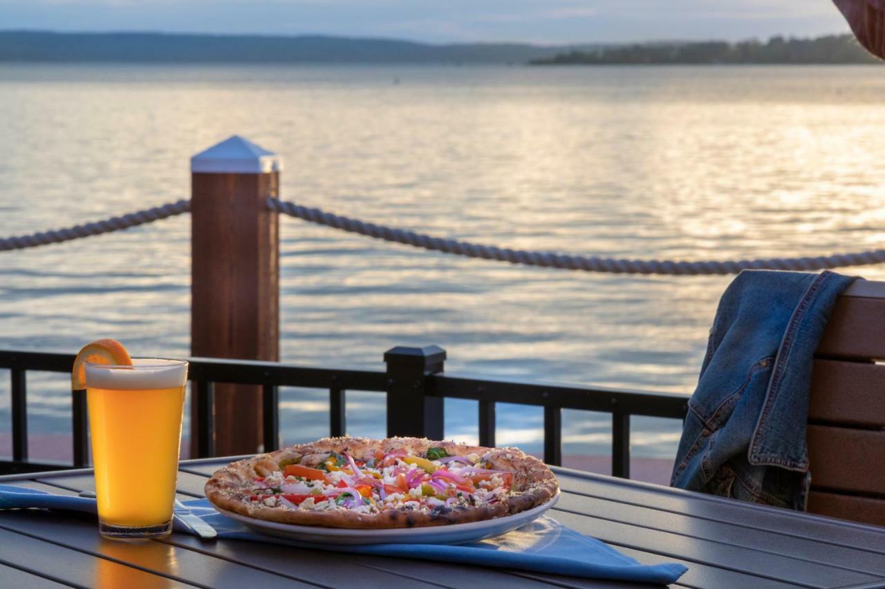 Chautauqua Harbor Hotel - Jamestown Celoron 外观 照片