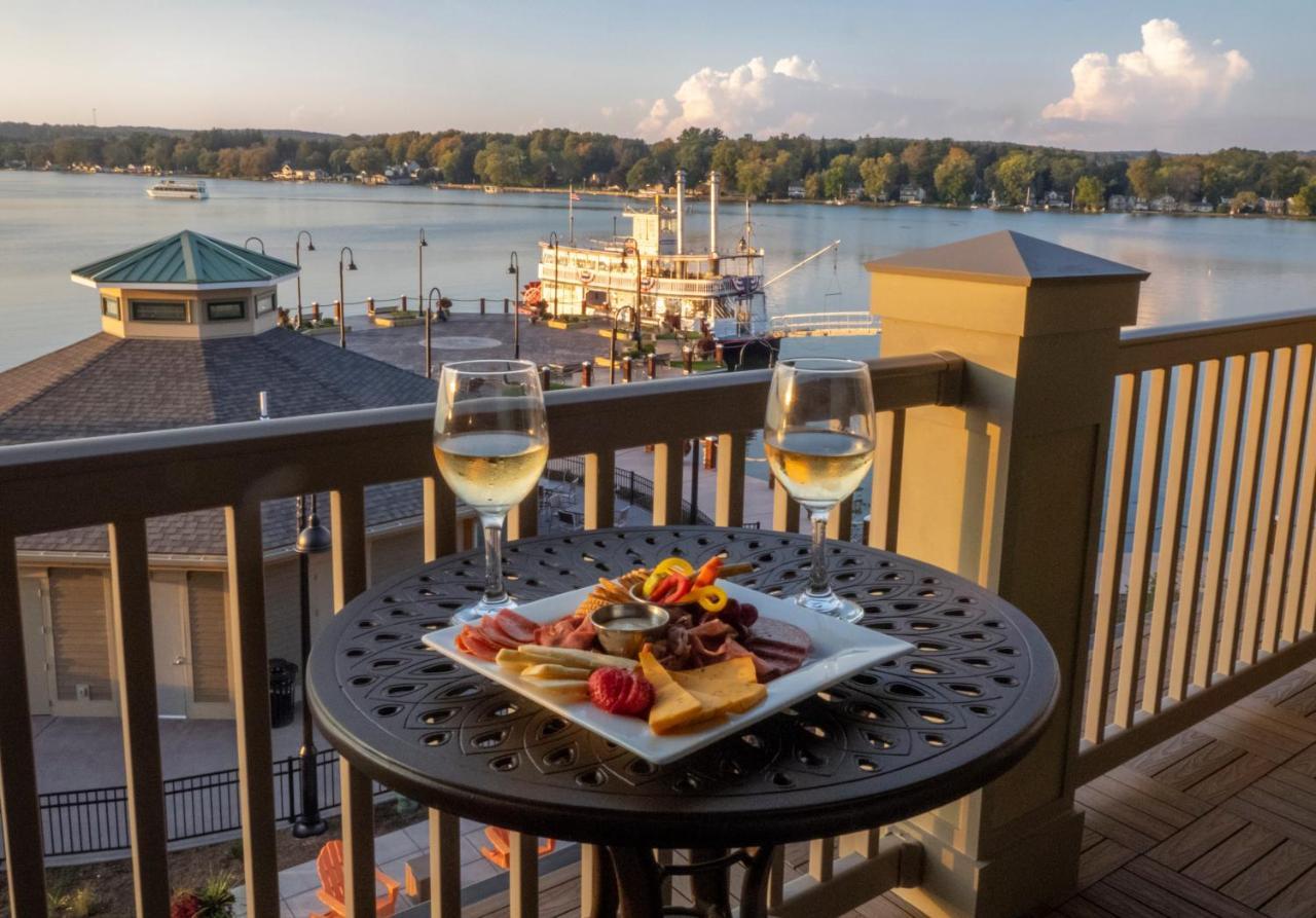 Chautauqua Harbor Hotel - Jamestown Celoron 外观 照片